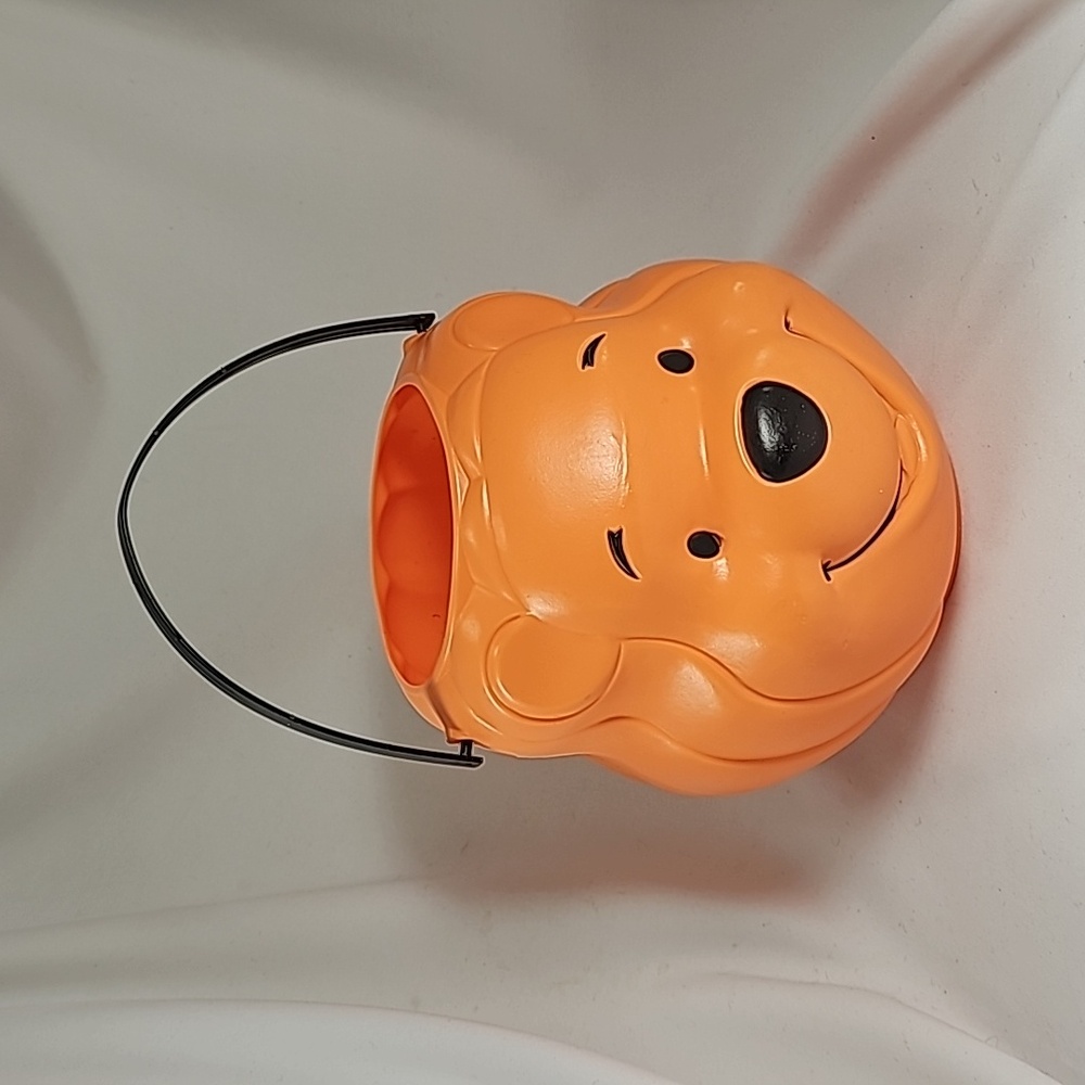 Winnie the Pooh Trick or Treat Bucket